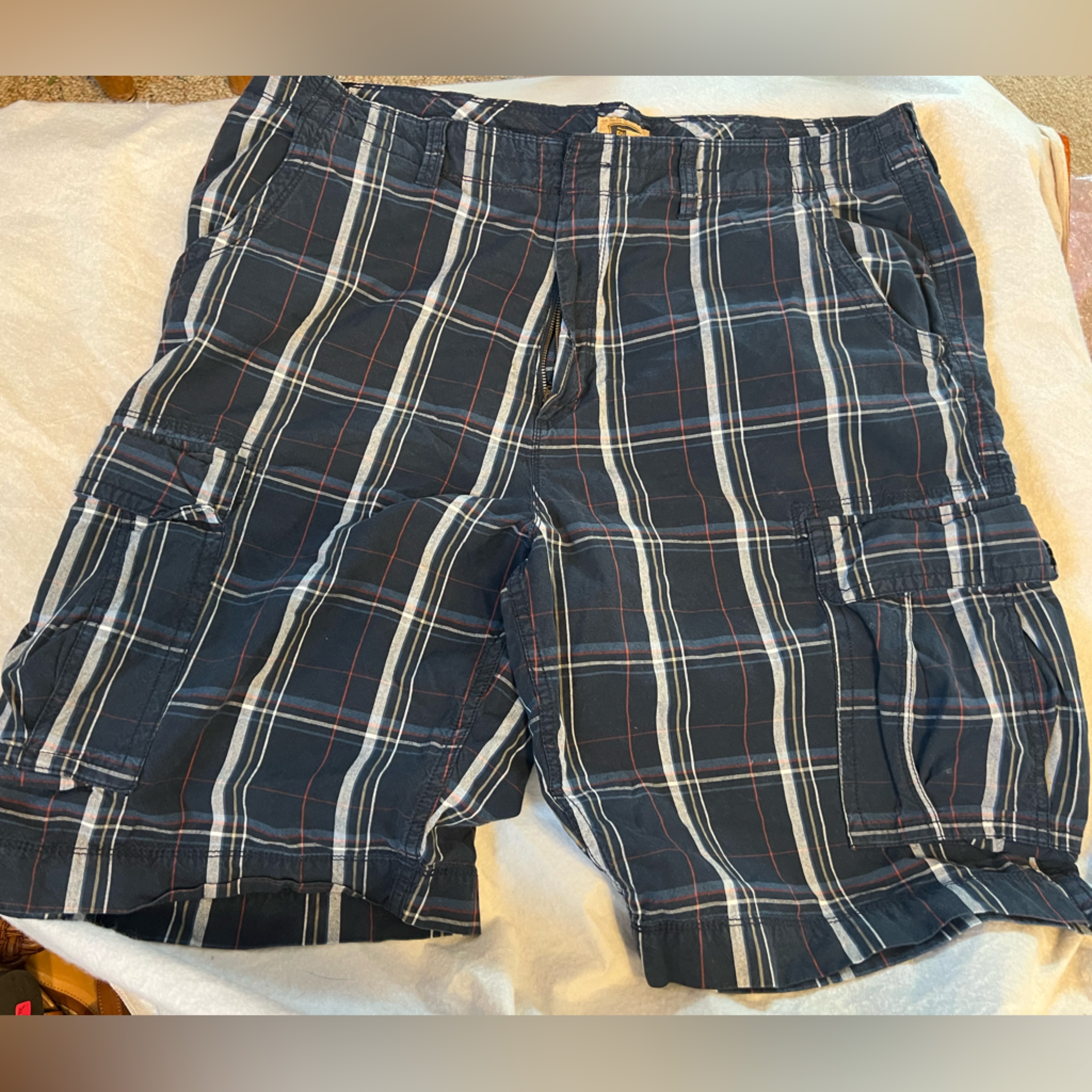 Mens Size 44 Foundry Brand Shorts